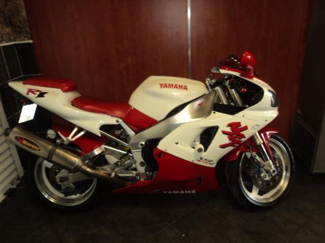 YAMAHA R1 1999