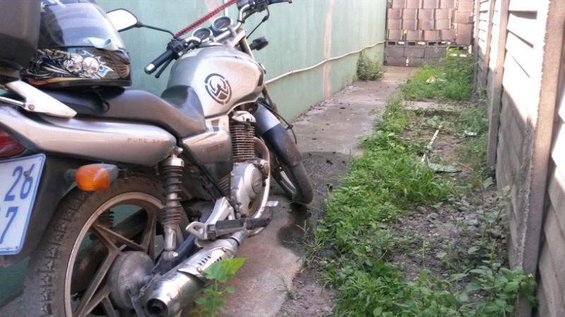 Suzuki En 125