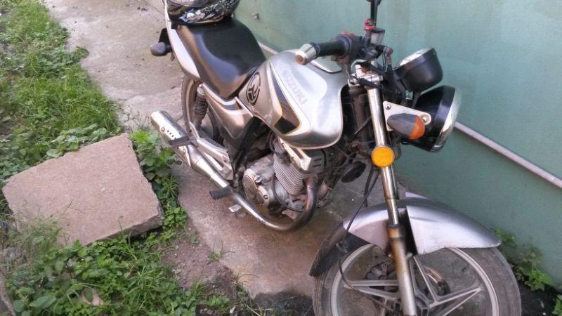 Suzuki En 125