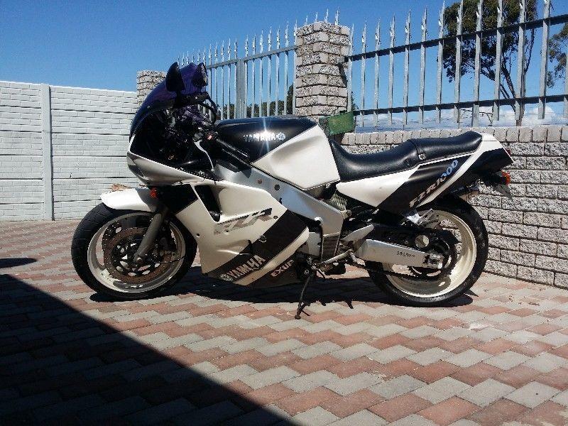 1992 Yamaha FZR (NEG) For sale as is. Papers in order