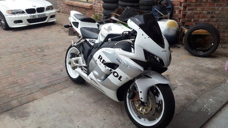 2004 Honda CBR