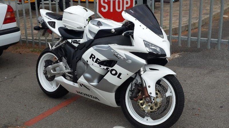 2004 Honda CBR