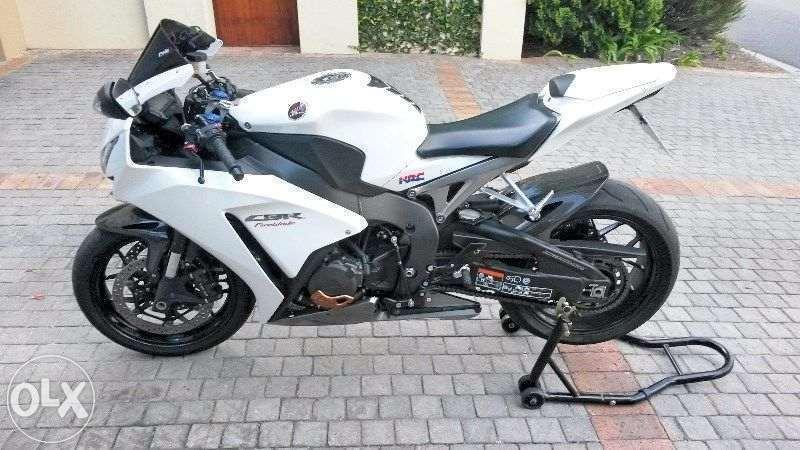 2013 Honda CBR1000RR Fireblade with loads of extras