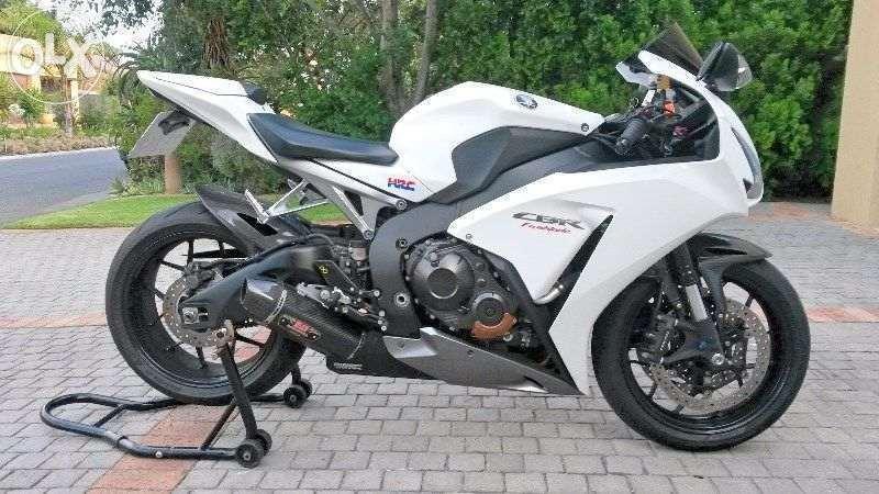 2013 Honda CBR1000RR Fireblade with loads of extras