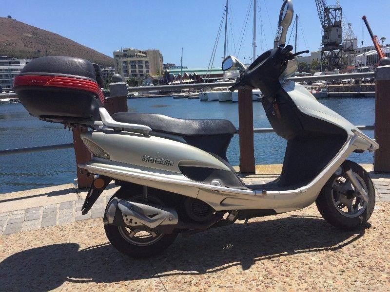 Motomia 125cc Scooter