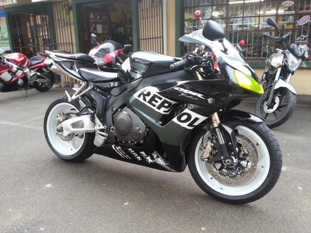 HONDA CBR 1000 @ TAZMAN MOTORCYCLES
