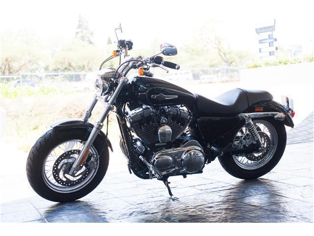 2015 Harley Davidson 1200 Custom with 2000km available now!