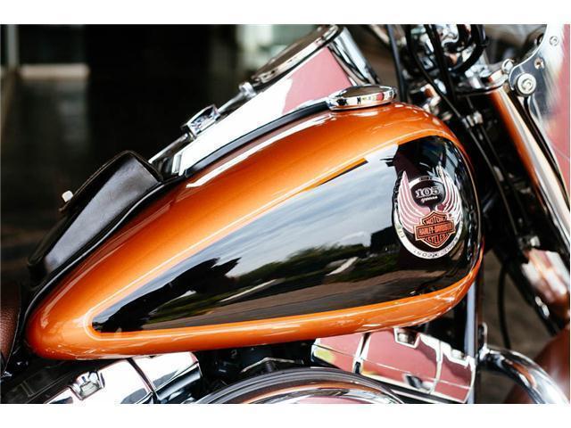 Harley Davidson 105 Anniversary Edition Heritage Softail Classic