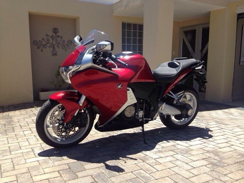 Honda VFR 1200f 2016 Manual