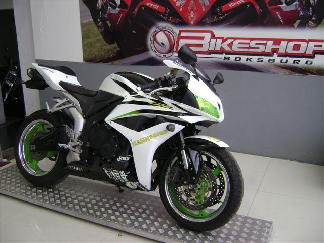 Honda CBR600RR with 33645km available now!