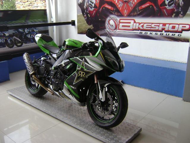 Kawasaki ZX10R with 36564km available now!