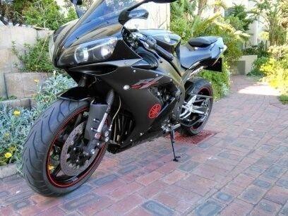 2006 Yamaha YZF-R1 R63,999