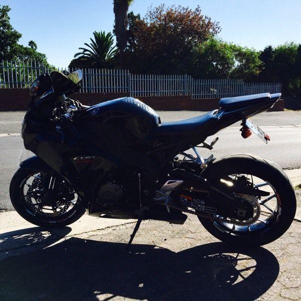 *** Honda CBR 1000 RR Fireblade ***