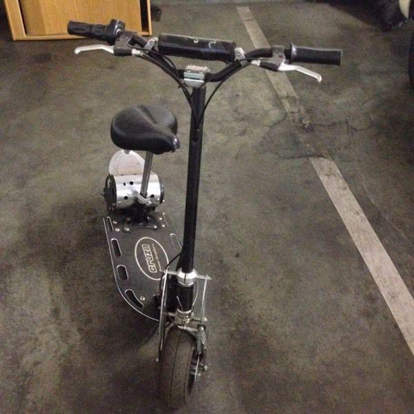 Cruza electric scooter