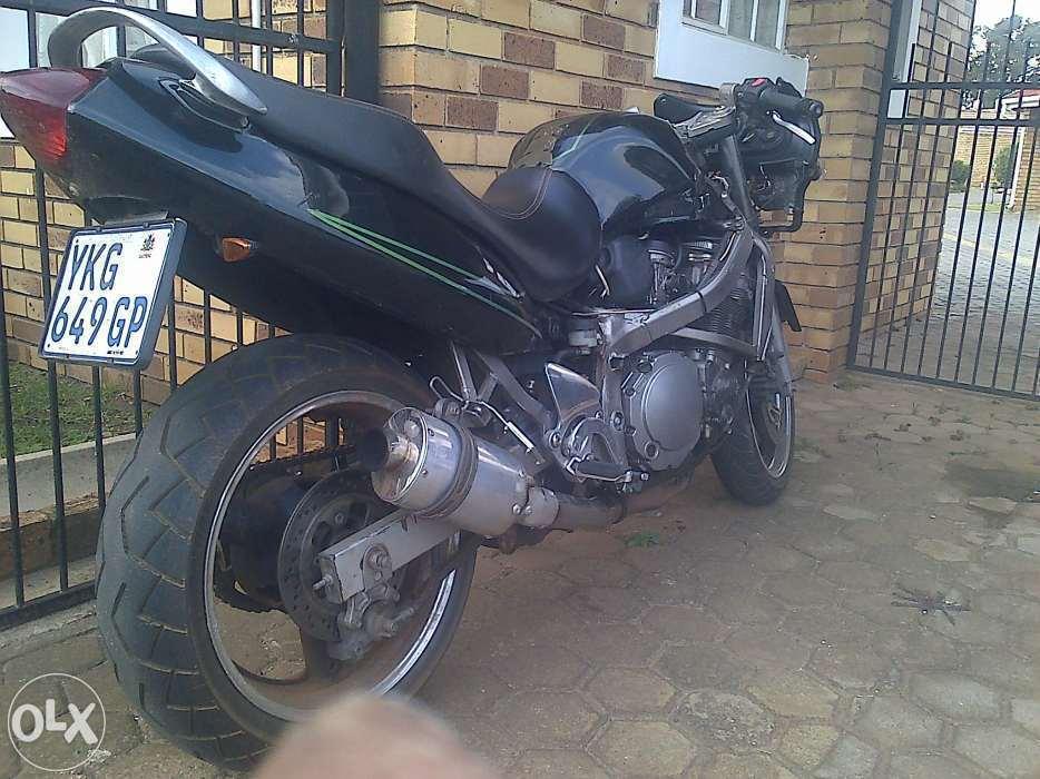 98 GSXR 750 F katna
