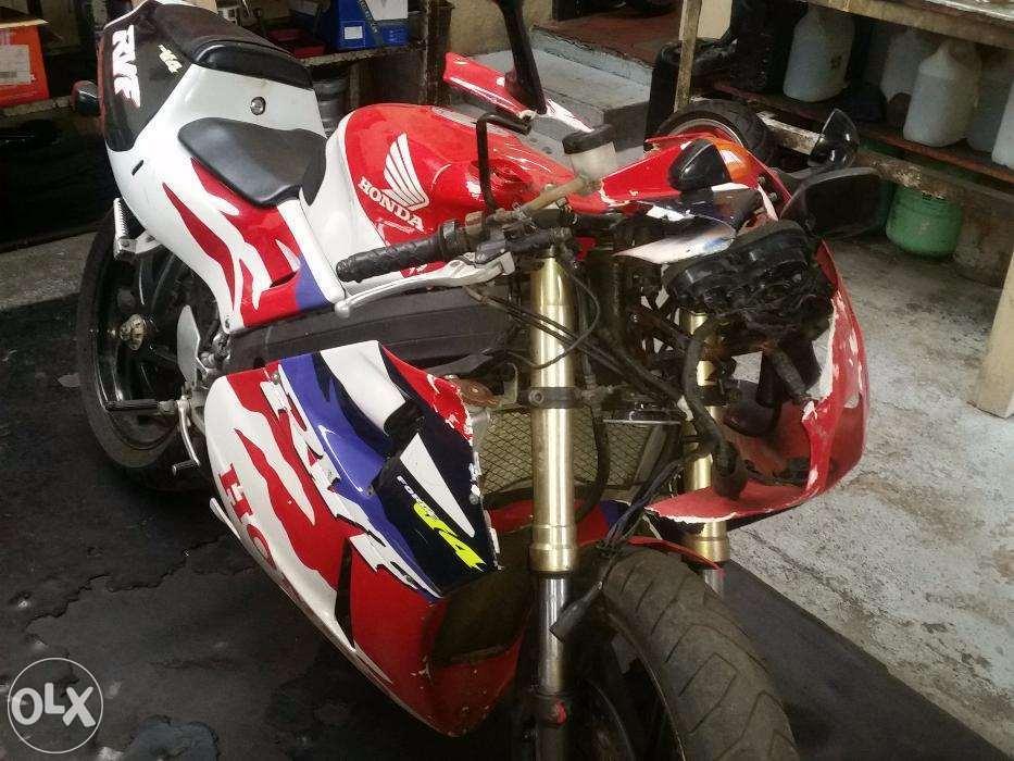 Honda rvf400