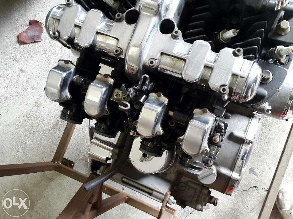 Kawasaki Z900 Engine
