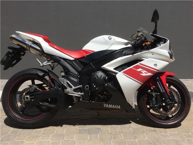 08 YAMAHA R1
