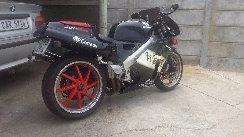 Honda VFR 400 NC30