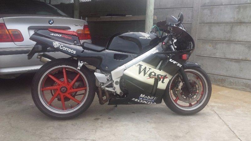 Honda VFR 400 NC30