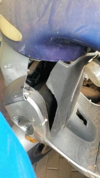 Scooter for sale. R2500. Engin in running condition. Battery and body needs attention