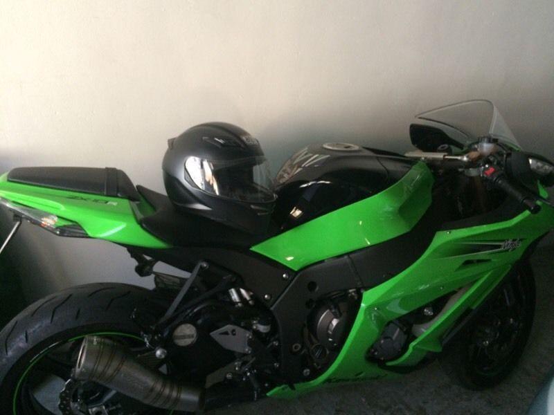 2015 Kawasaki Ninja ZX10 with only 2000km!!