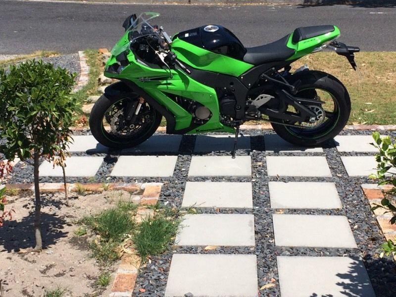 2015 Kawasaki Ninja ZX10 with only 2000km!!
