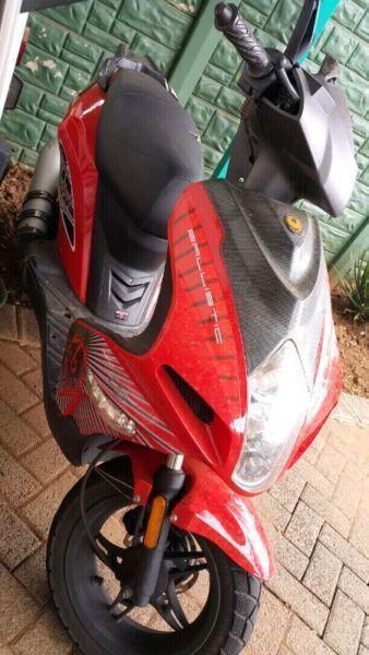 Red & Black GoMoto Urban si 150cc