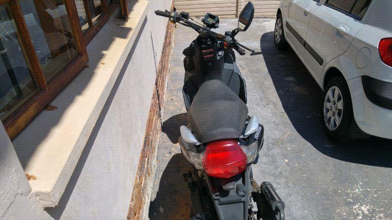 150cc scooter for sale negotiable