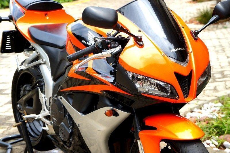 2011 Honda CBR. A MUST SEE!!