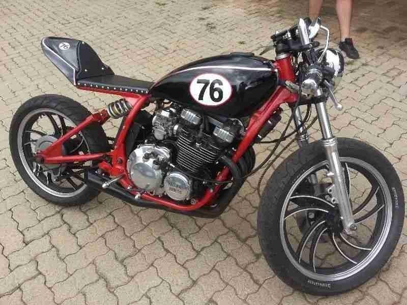 Cafe racer. Yamaha 550 cc engine