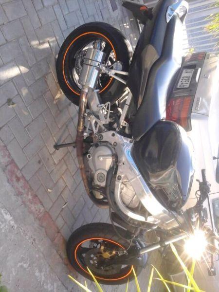Honda cbr600 f4 2000 up for grabs
