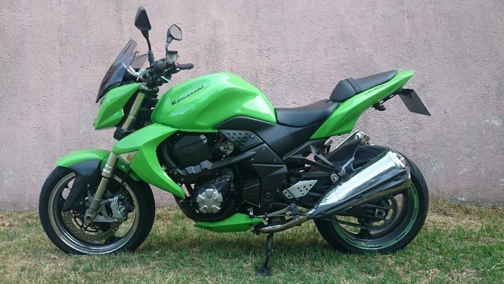 Kawasaki Z1000 Green