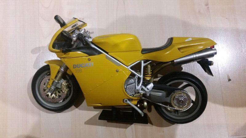 Ducati 998 model