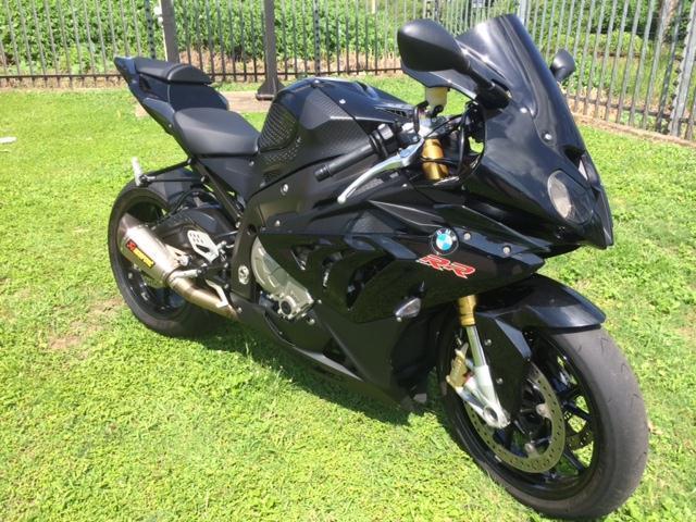 2012 BMW S1000RR WITH FULL AKRAPOVIC PIPE!!