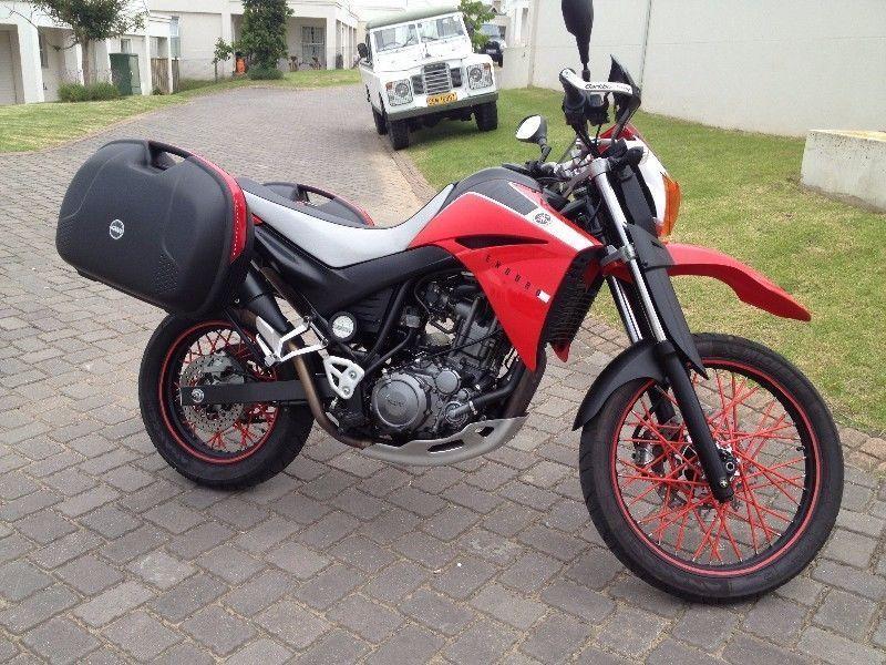 2010 Yamaha XT660R (XT 660 R) immaculate w/ very low km's & many extras
