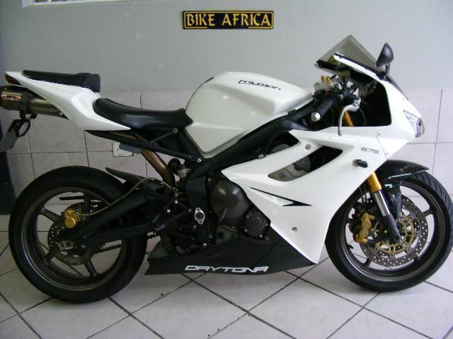 WANT A HOBBY IN RIDING? WE HAVE THE TRIUMPH DAYTONA @ BIKE AFRICA FOR SALE