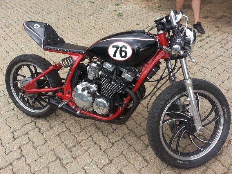 Cafe racer. Yamaha 550cc