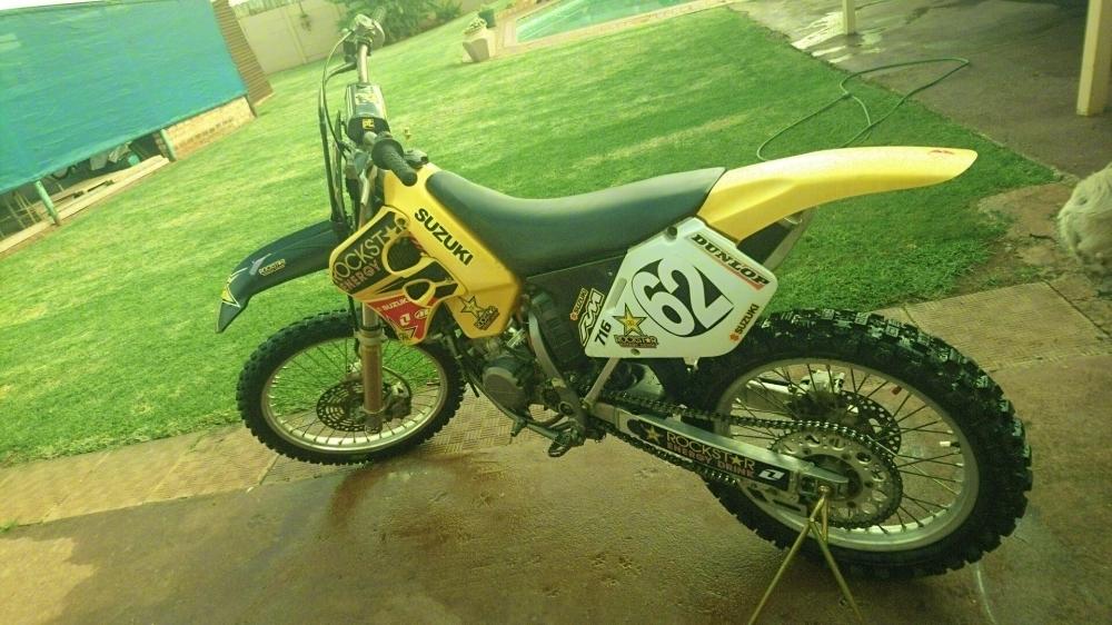 Suzuki RM 125 2 stroke