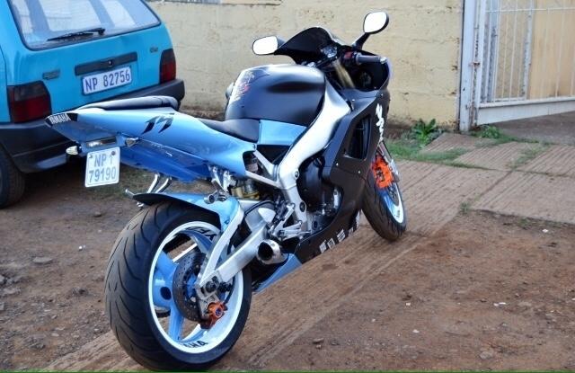 Yamaha 1999 YZF R1