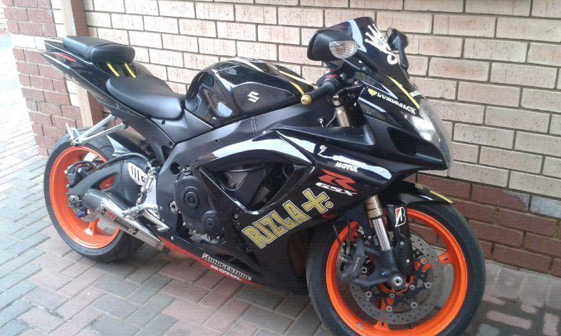 BARGAIN 2007 GSX R 600 35000 KMS
