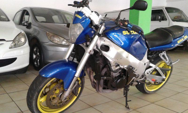 Suzuki bandit 750CC