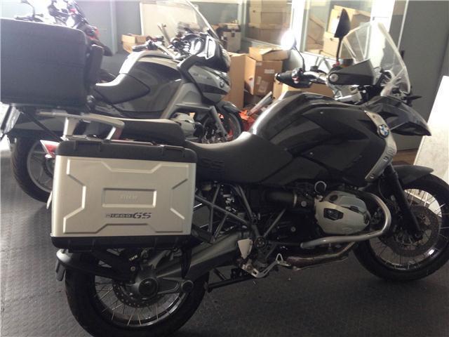 R1200GS Triple Black limited edition with TOP BOX & PANNIERS