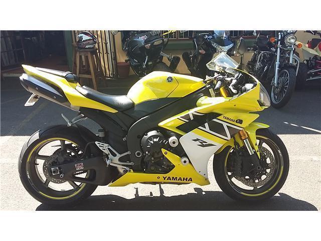 Yamaha YZF R1 @ TAZMAN MOTORCYCLES
