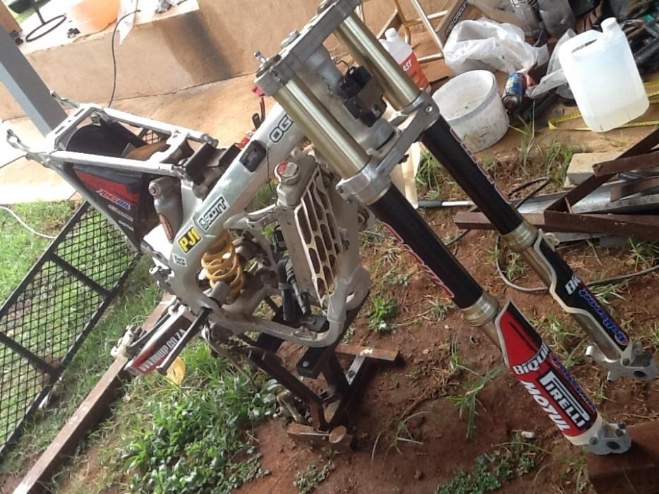 2007 Honda CRF 250 R . stripping for parts