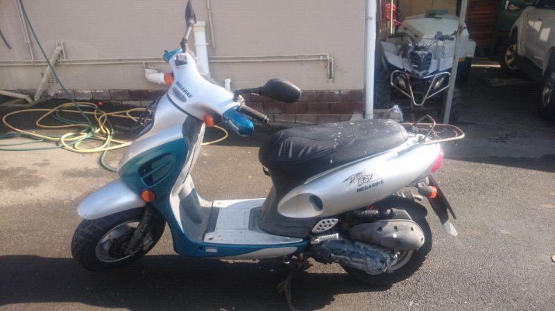 Kymco scooter topboy