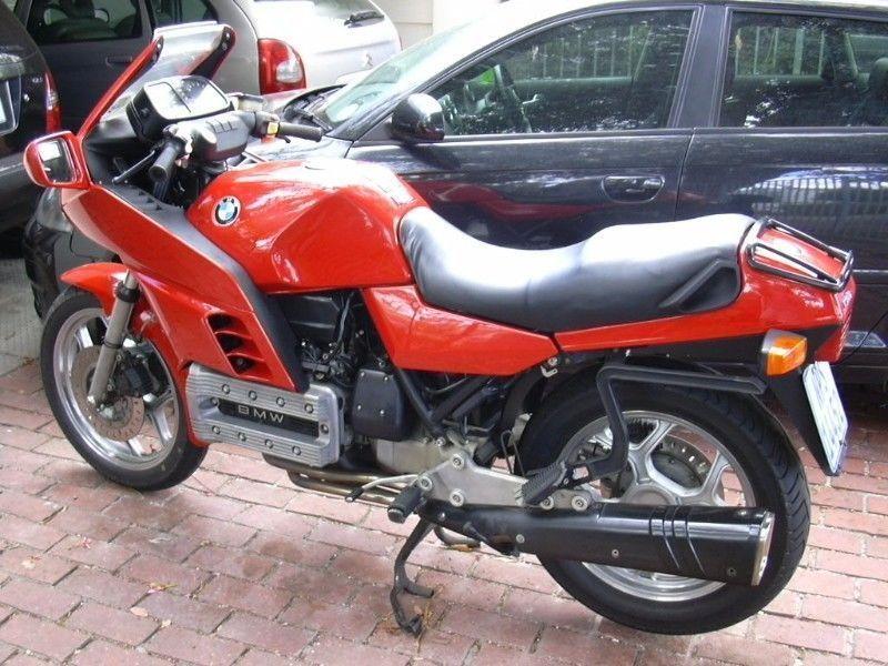 Collectors item! A 1984 BMW K100RS Original with panniers and box!