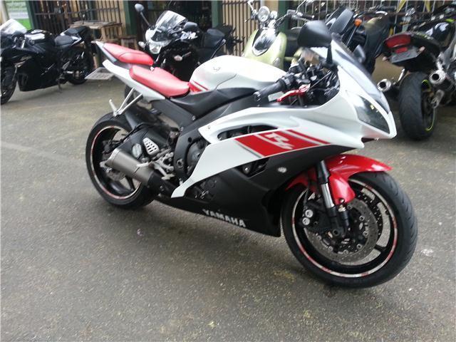 Yamaha R6 @ TAZMAN MOTORCYCLES