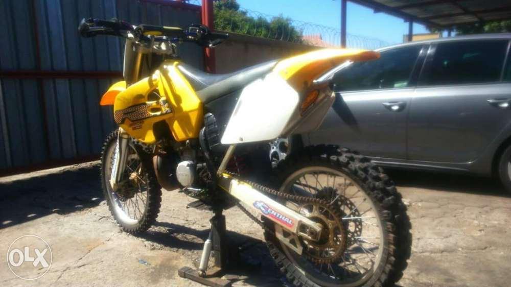 Suzuki RM 250 2 STROKE