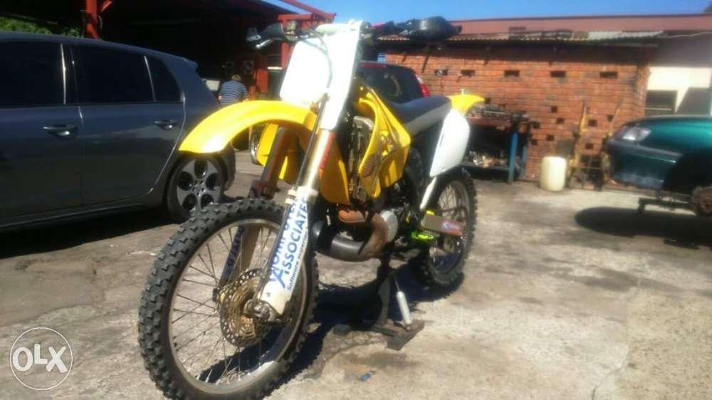 Suzuki RM 250 2 STROKE